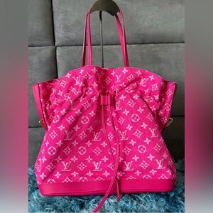 🩷Unicorn! Louis Vuitton Pink Denim Monogram Noefull Crossbody Bag 🩷